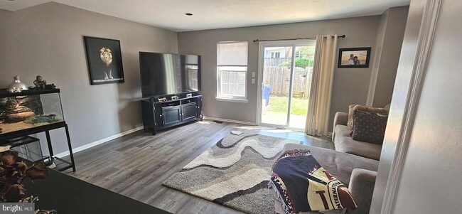 Building Photo - 6266 Ducketts Ln