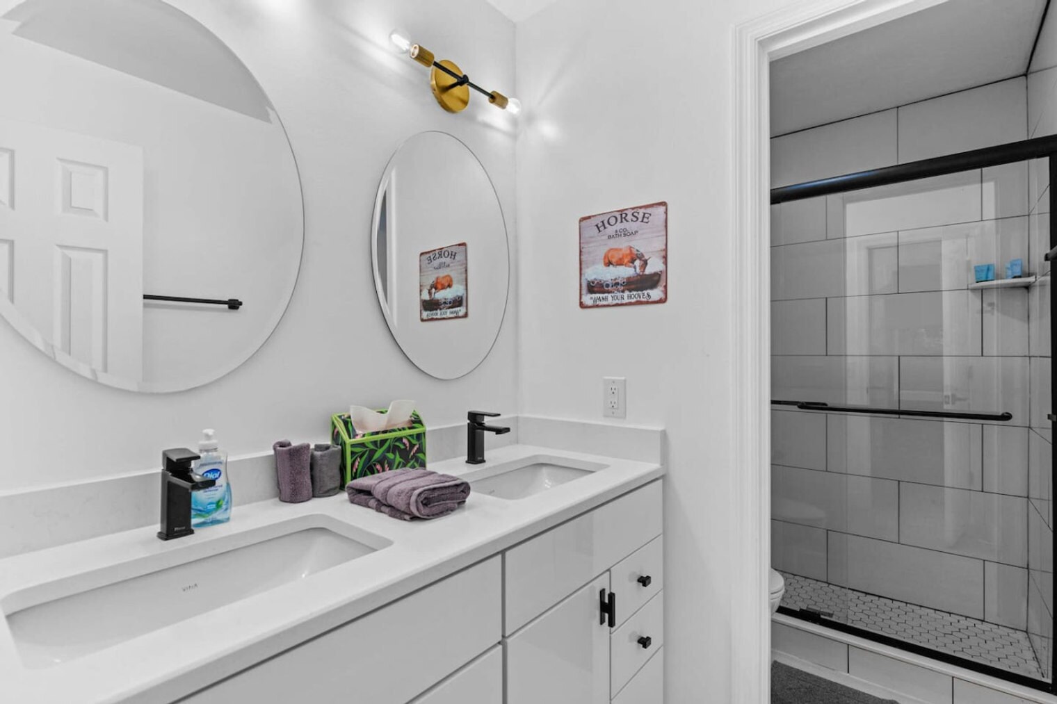 Building Photo - 1844 NW 42nd Ave