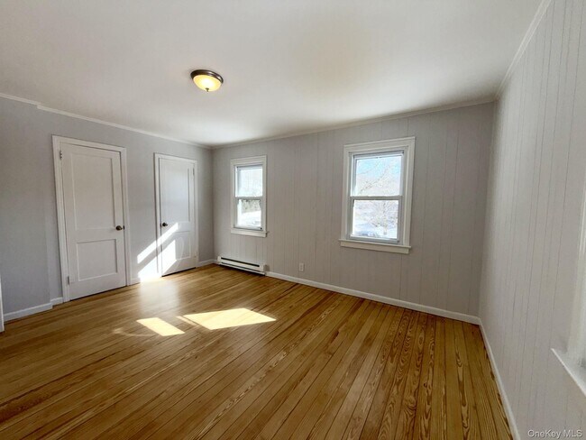 Building Photo - 375 NY-292