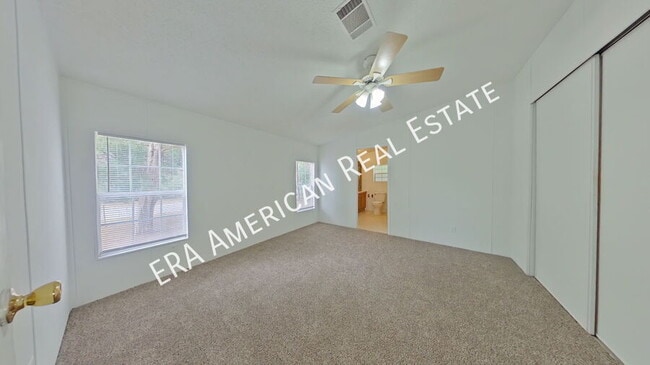 Building Photo - 189 Benjamin St