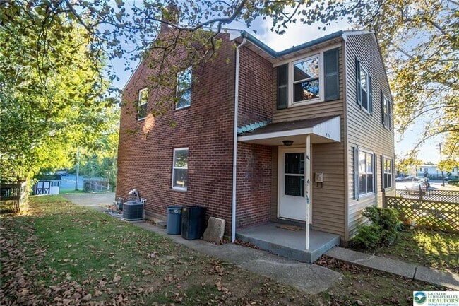 Building Photo - 240 Palmer St