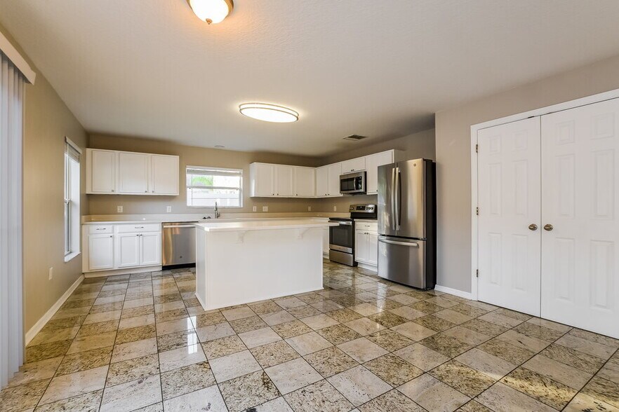 Building Photo - 1552 Truscott Ct