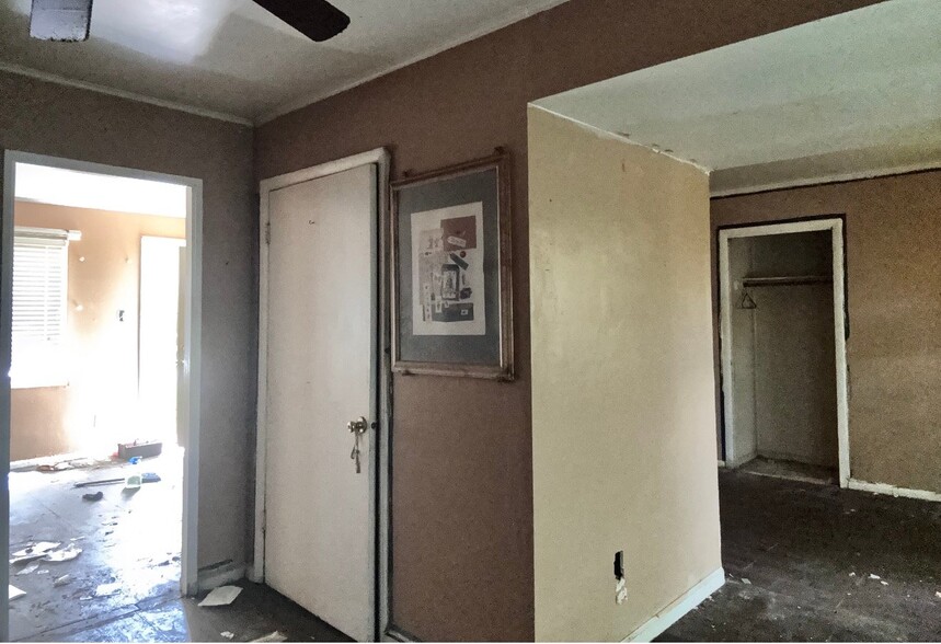 Building Photo - 7013 Edna St