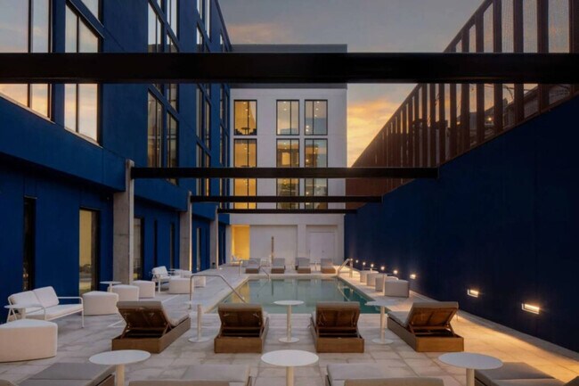 Building Photo - 1704 N 17th St