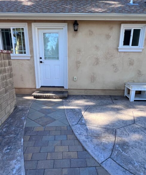 Primary Photo - 28823 Kenroy Ave