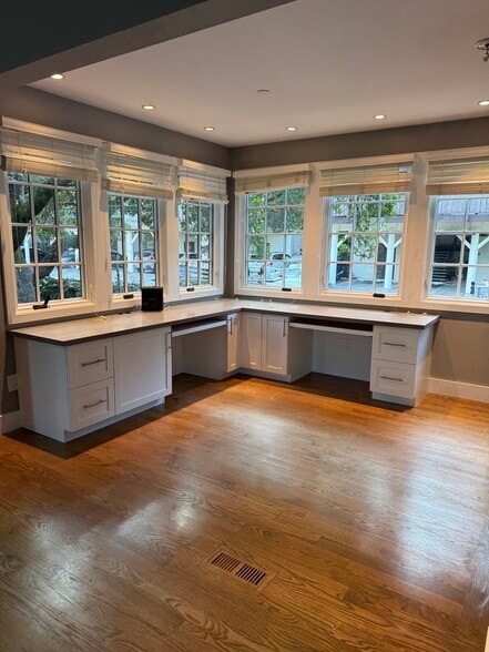 Office - 196 Tunstead Ave