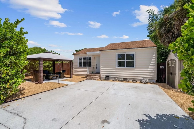 Building Photo - 735 Franklin Rd