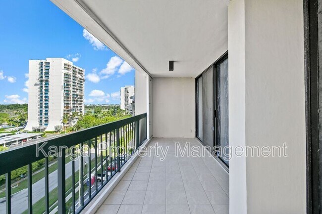 Building Photo - 2425 Presidential Way