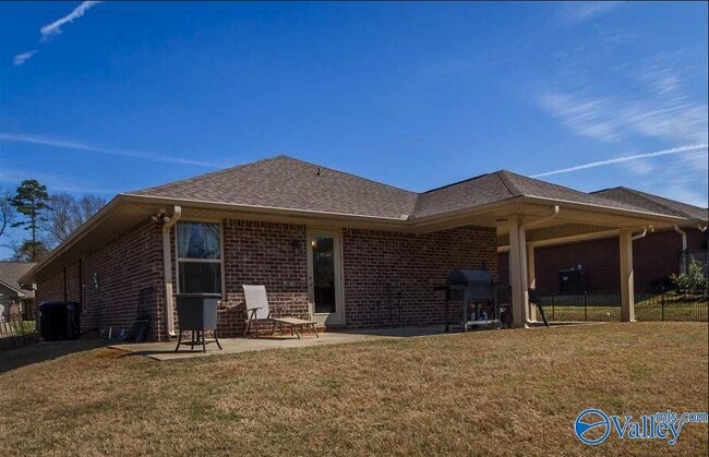 Building Photo - 29886 Park Hill Dr