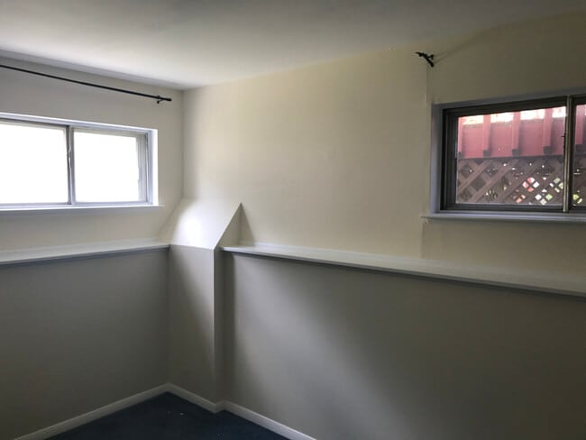 Building Photo - 78 Morewood Dr