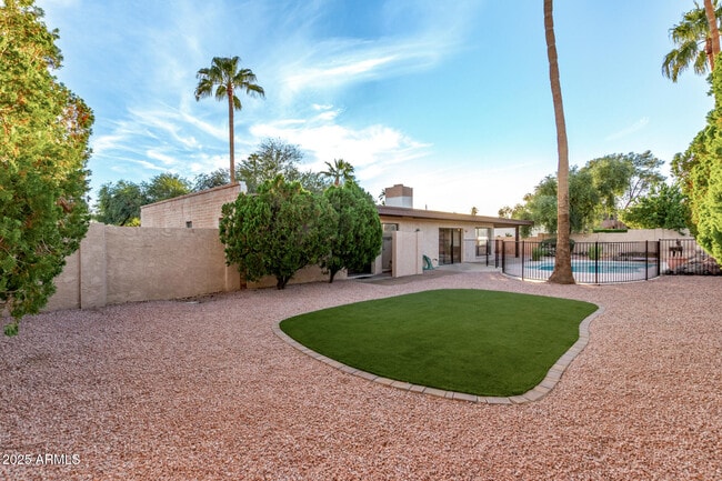 Building Photo - 4912 E Ludlow Dr