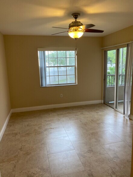 Building Photo - 2851 N Oakland Forest Dr
