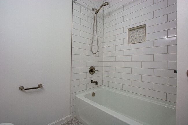 Building Photo - Super Cute 3 Bedroom / 2.5 Bath Home!