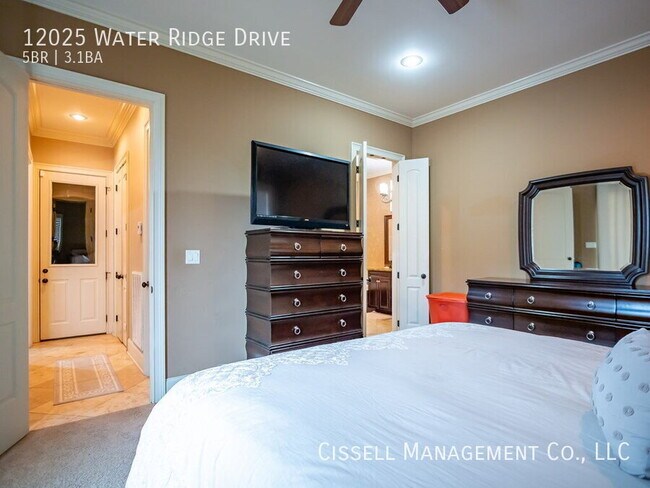 Building Photo - 12025 Water Ridge Dr