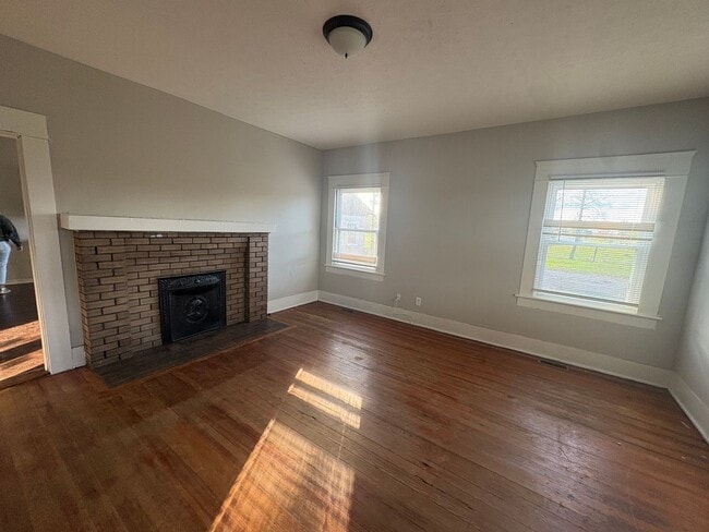 Building Photo - 3209 Glasgow Rd