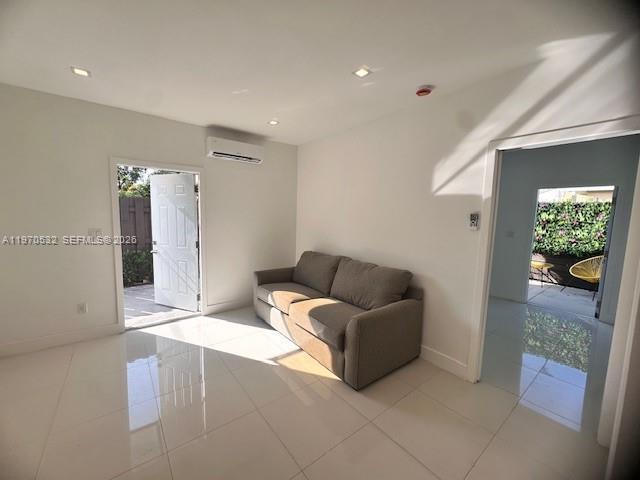 Building Photo - 1634 Fletcher St