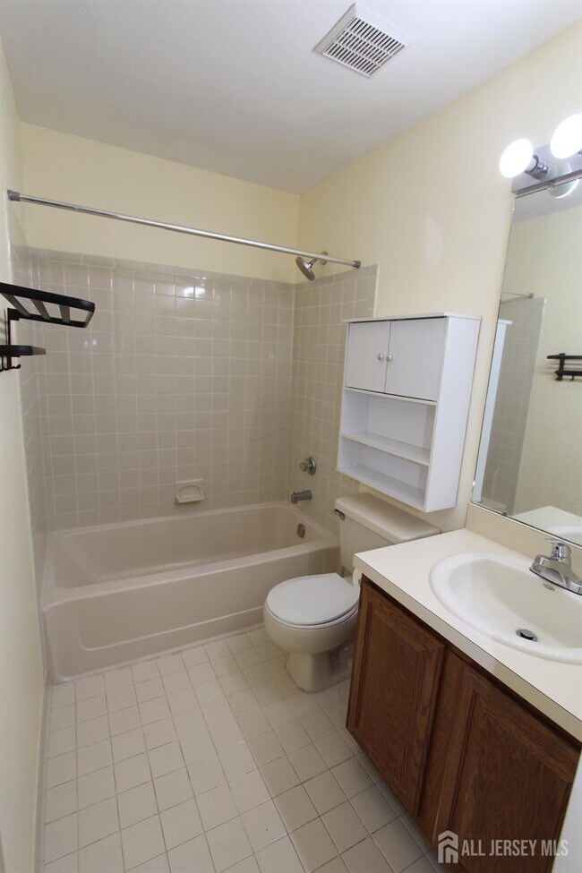 Building Photo - 5012 Ravens Crest Dr