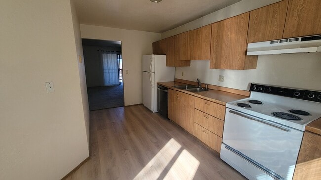 Building Photo - 1330 Linda Ln