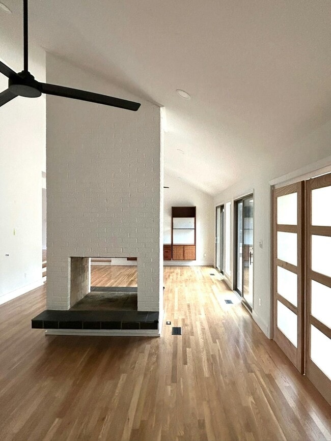 Building Photo - 104 Jerdone Rd