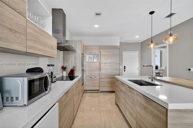 Building Photo - 16385 Biscayne Blvd