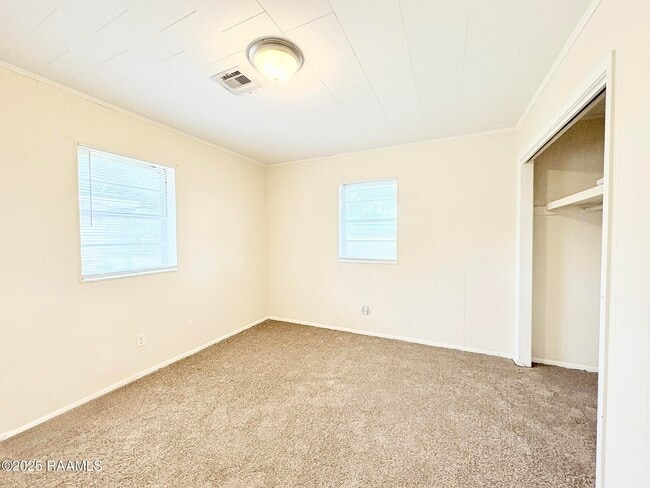 Building Photo - 120 Lindsey Cir