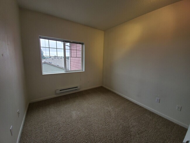 Building Photo - Cedar Mill 2 BR with terrific view