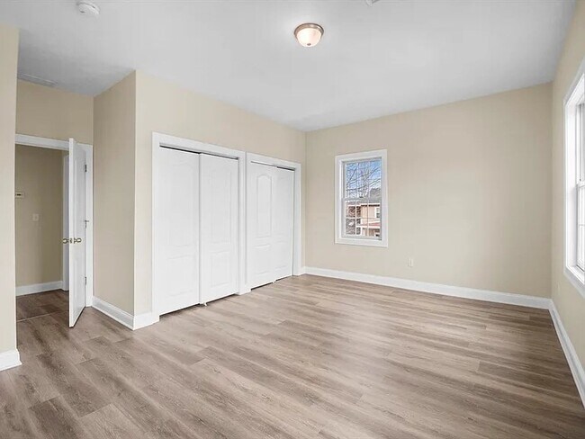 Building Photo - 63 Varnum St