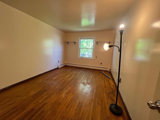 Building Photo - 52 Yale Ave