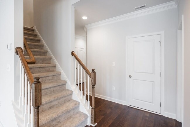 Building Photo - Beautiful 3 Bedroom Home on Corner Lot in ...