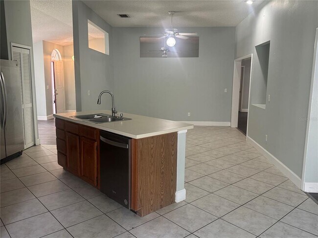 Building Photo - 10941 Mill Pond Way
