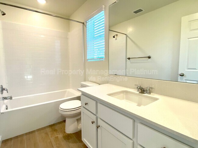 Building Photo - 2273 N Raleigh Dr