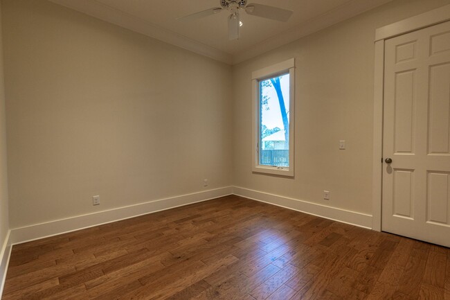 Building Photo - 4 Bedrooms, 3 bathrooms located in Fairhope!
