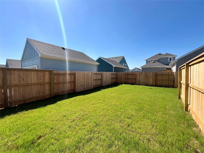 Building Photo - 302 Elm Br Trl