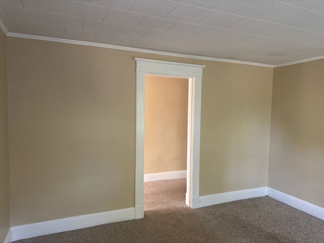 Entryway to living room - 4308 Ridge Rd