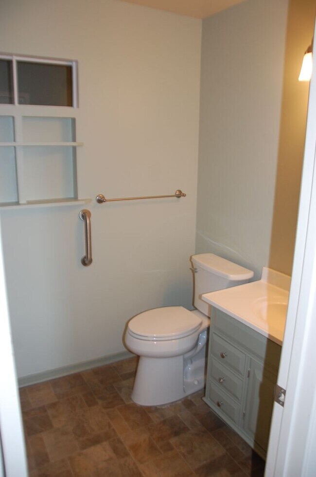 Building Photo - Large Home Near Magnolia Shopping Center