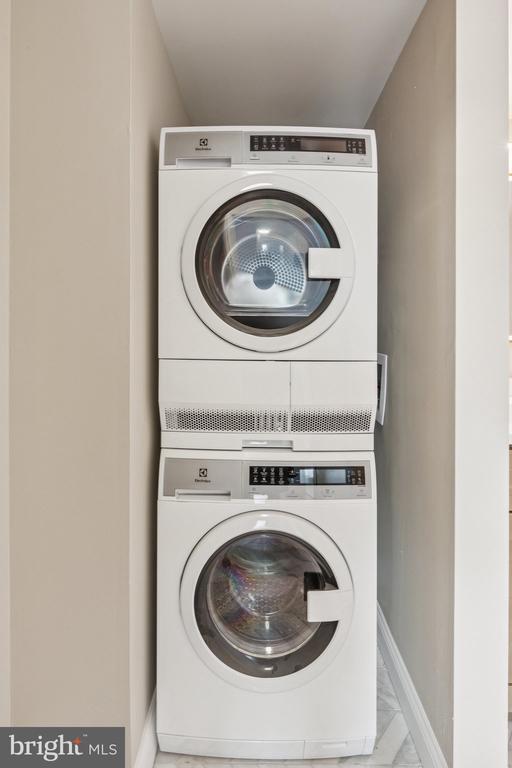 Building Photo - 1420 Locust St