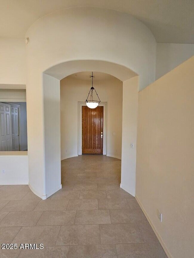 Building Photo - 8443 E Windrunner Dr