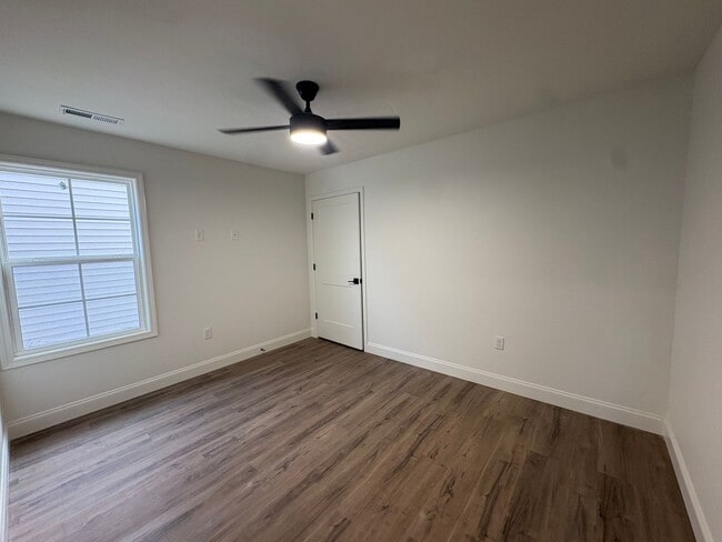 Building Photo - For Rent