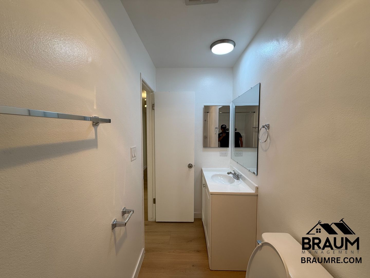 Building Photo - 5461 Kester Ave