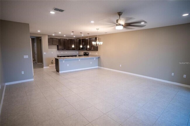 Building Photo - 131 Primrose Dr