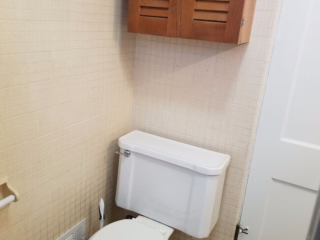 Building Photo - 182 W Euclid Ave