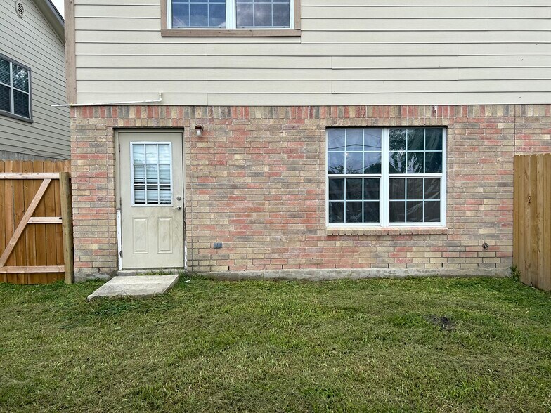 Building Photo - 13613 Woodstone Way