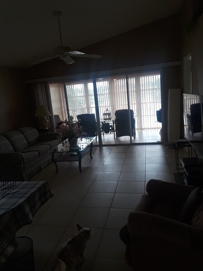 Living Rm. - 4219 Caddie Dr E