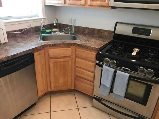 Building Photo - Updated 3-Bedroom, 1-Bath Home in HOT Remi...
