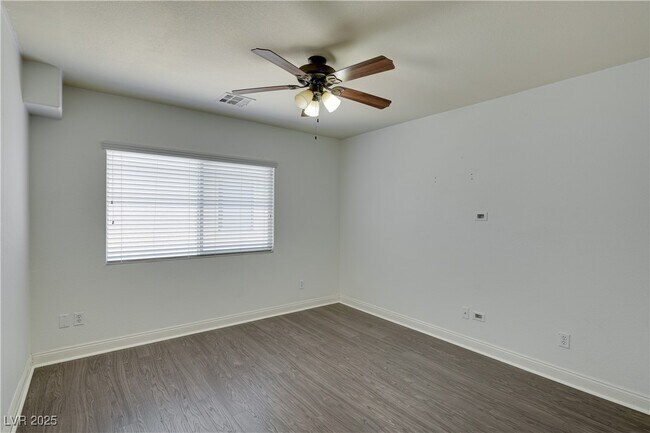 Building Photo - 10990 Fishers Island St