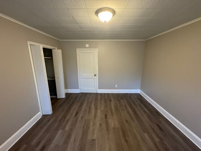 Building Photo - 113 Garrison Dr