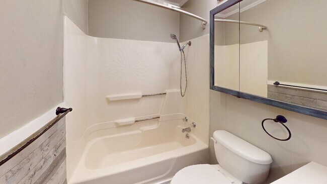 Building Photo - 1501 Bonnie Ave