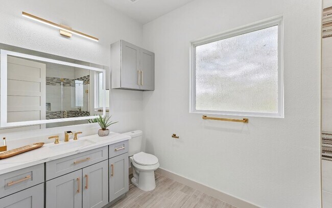 Building Photo - 70 N Pine Harbour Dr