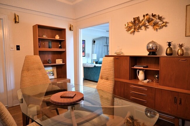 Building Photo - 401 W Nations Ave