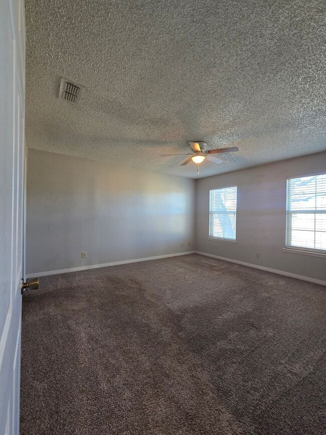 Building Photo - 1032 Mockingbird Ln